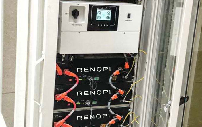 Inversor fuera de red RENOPI de 8 kVA con sistema de batería Lifepo4 de 25 KWH en Filipinas