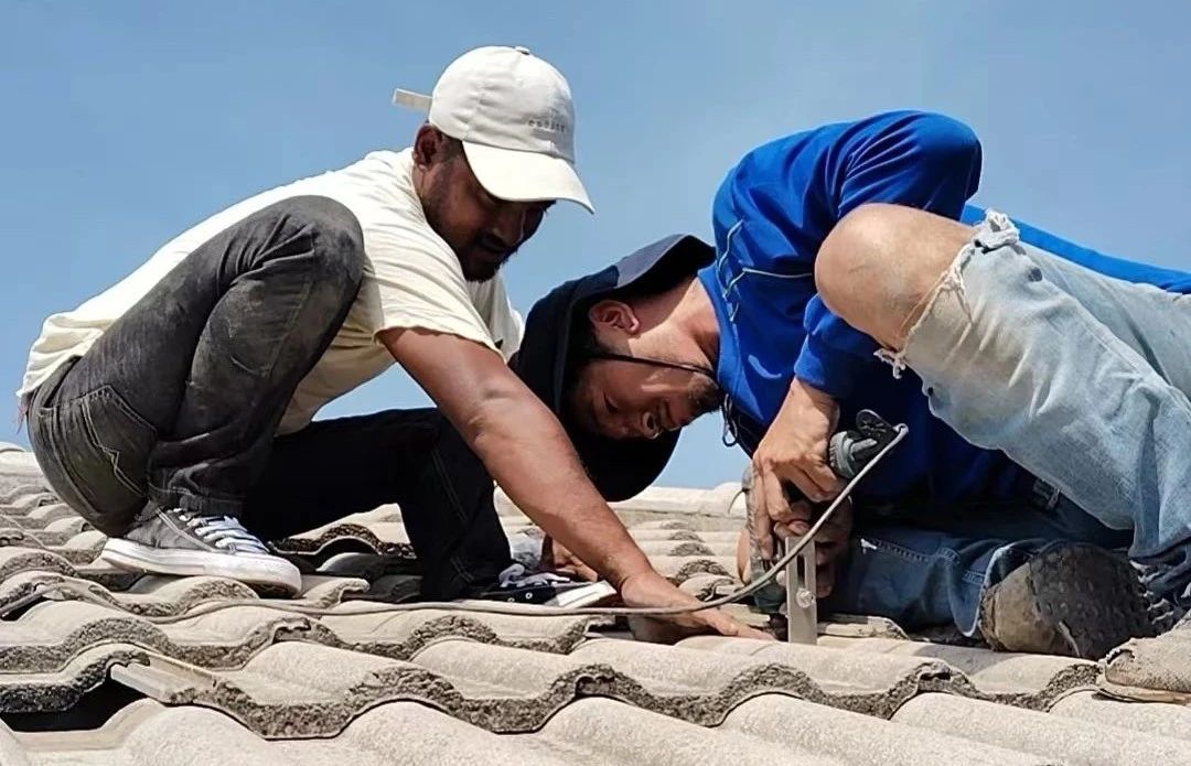 Los empleados tailandeses locales de RENOPi están trabajando en el proyecto.
